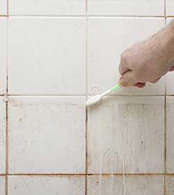 Uitrusten journalist Bukken Schimmel in badkamer verwijderen - Beton waterdicht maken